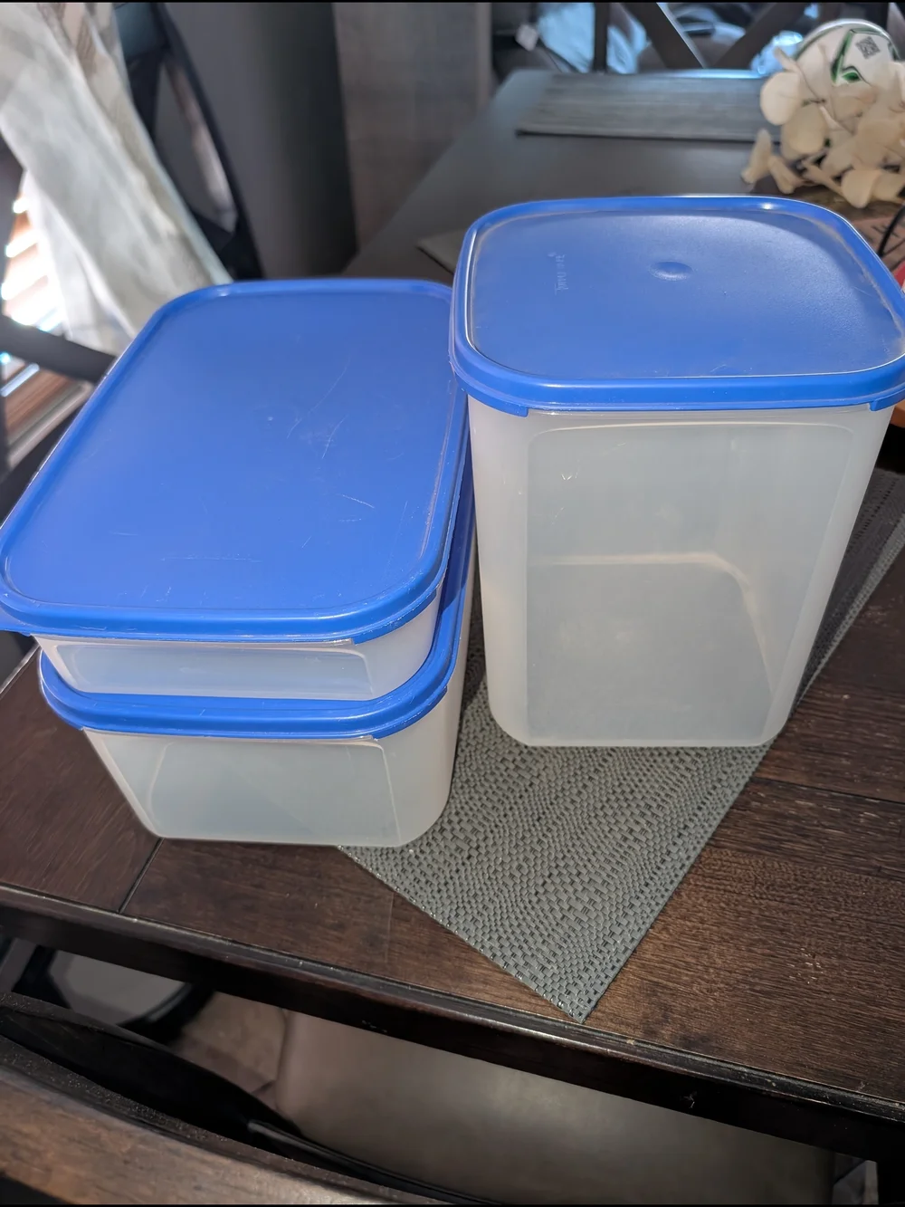 Tupperware Modular Mates containers featuring brilliant blue seals Lot Of 3